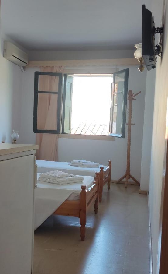 Hotel Ilion Pétra Kültér fotó